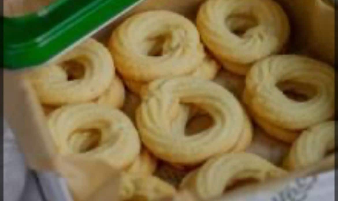 Recipe Vaniljekranse (Vanilla Wreath Cookies)