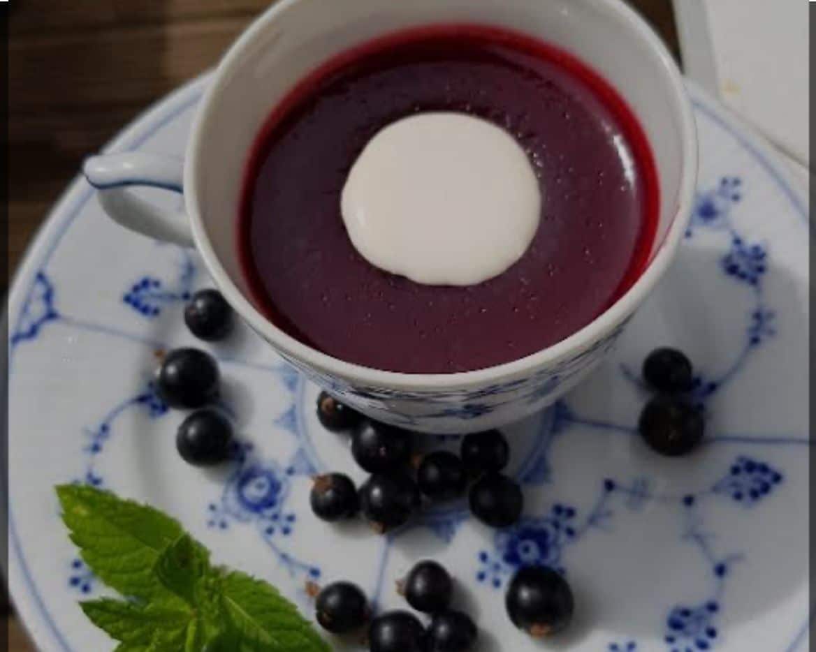 Recipe Rødgrød med fløde (Red Berry Pudding with Cream)